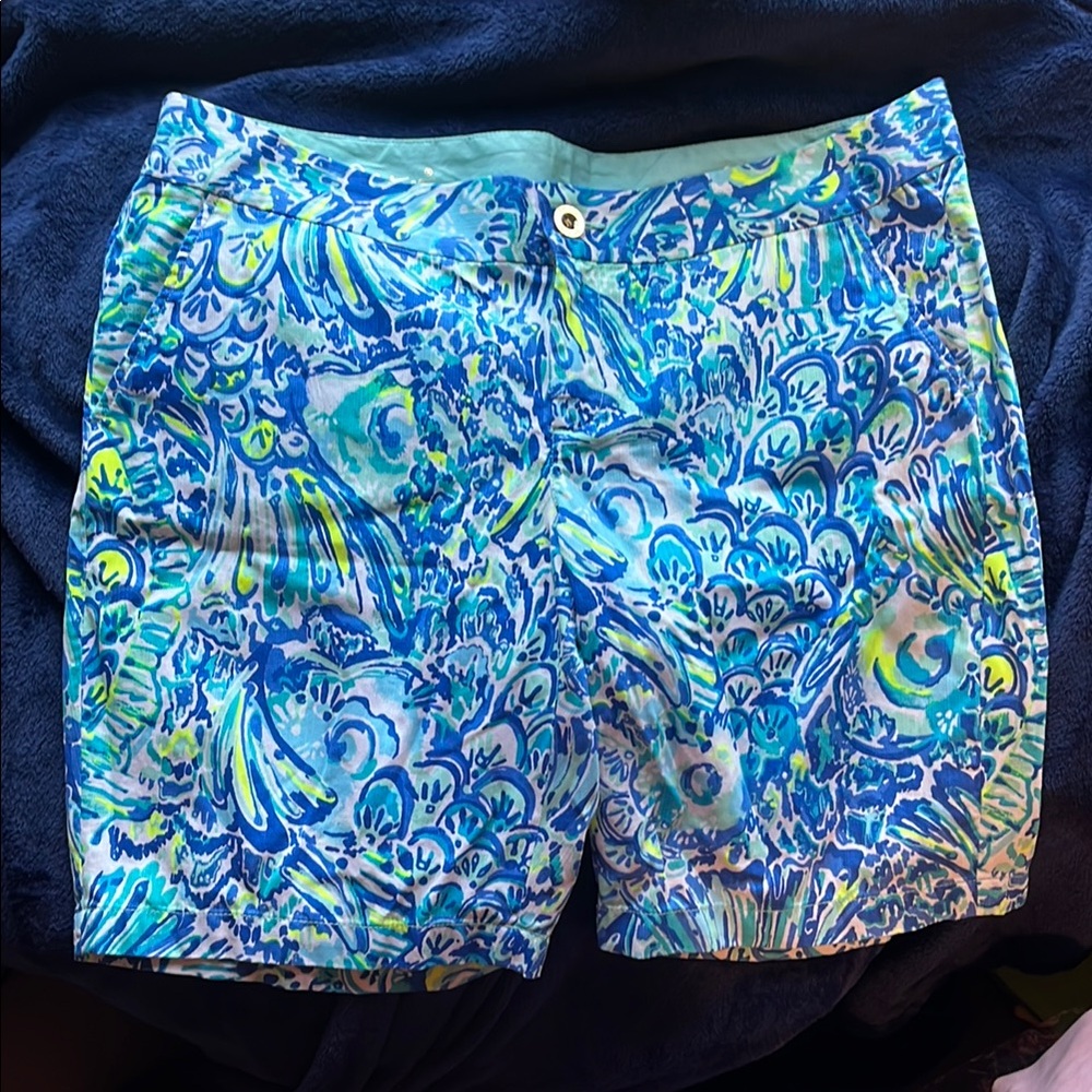 Lilly Pulitzer Bermuda Shorts Blue Green Print. Size 16 NWT